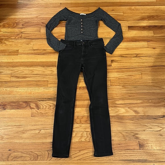 🌺 Hollister High Rise Skinny Jeans Sz 27 with bonus Body Suit Top SzM - Picture 6 of 12